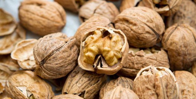 walnut in hindi 