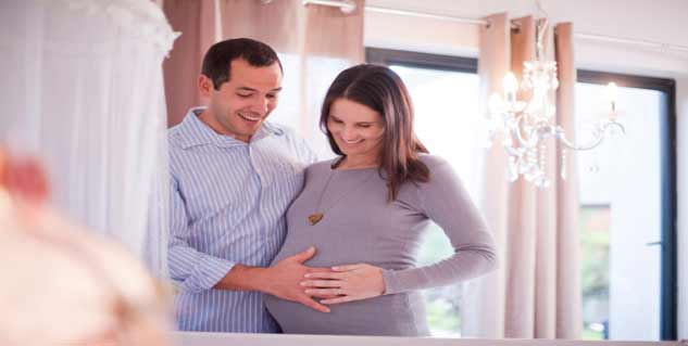 pregnant couple