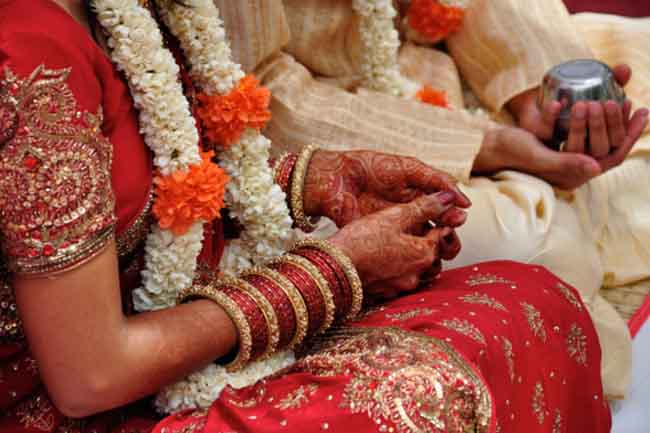 Amazing Scientific Reasons Behind The Hindu Marriage Rituals In Hindi