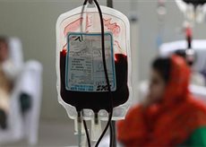 संक्रमित खून के प्रयोग से बढ़ रहे हैं एचआर्इवी के मामले  