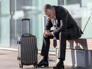 हवाई जहाज में उड़ने के डर से इस तरह उबरें!