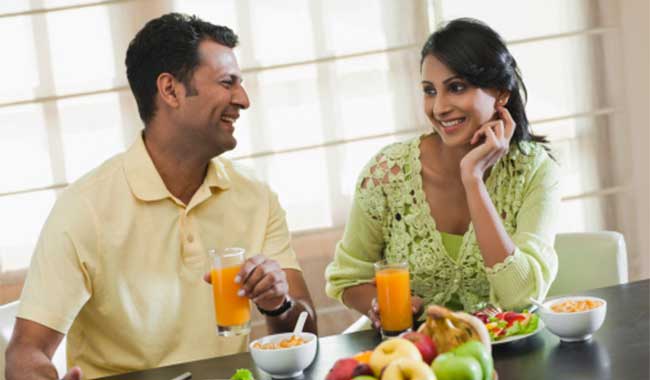 बारिश के मौसम में कैसा हो आहार? हमारे पास है जवाब!