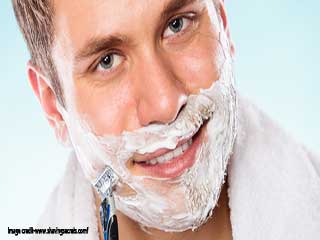 सेंसिटिव स्किन के लिए बड़े काम की हैं ये शेविंग टिप्स