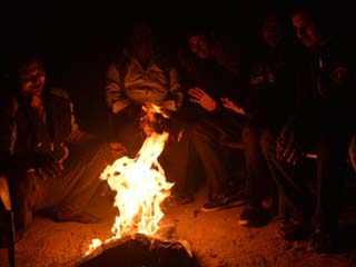 सर्दियों में खतरे से खाली नहीं है अलाव जलाना, जानें क्‍यों