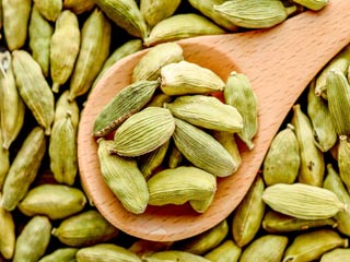 सेहतमंद रहने के लिए केवल '1 इलायची' है काफी 