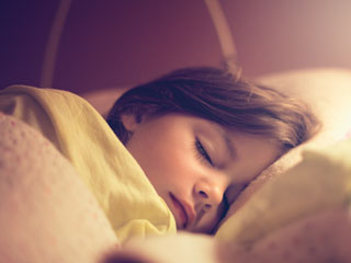 आपके बारे में बहुत कुछ कहता है आपका स्‍लीपिंग पोजिशन, जानें 