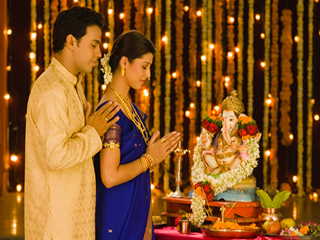 पूजा और नमाज से बढ़ती है उम्र, घटता है तनाव!