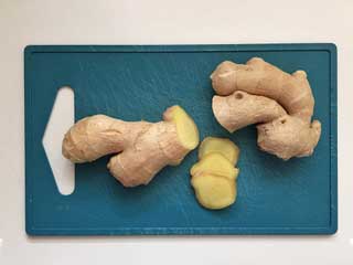 कैंसर, डायबिटीज जैसी 6 बीमारियों को खत्म करता है अदरक, जानें कैसे?