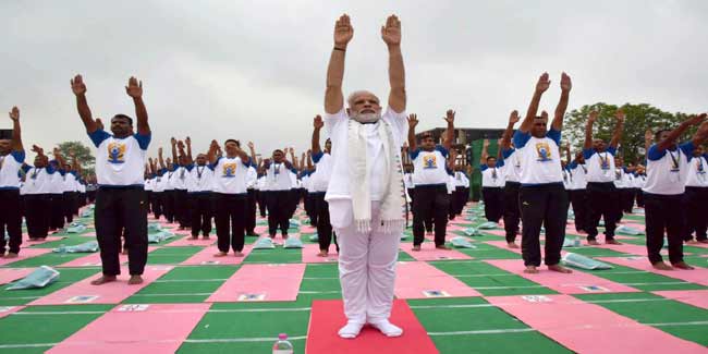अंतर्राष्ट्रीय योग दिवस 2017: बने कई रिकॉर्ड, बंद रहा आज राजीव चौक मेट्रो स्टेशन