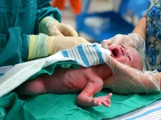 सीजेरियन डिलीवरी की तुलना में ज्यादा दर्दनाक है डिलीवरी प्रोसेस