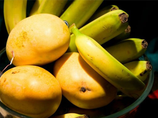सावधान !! ये फल आपको बना सकते हैं कैंसरग्रस्त