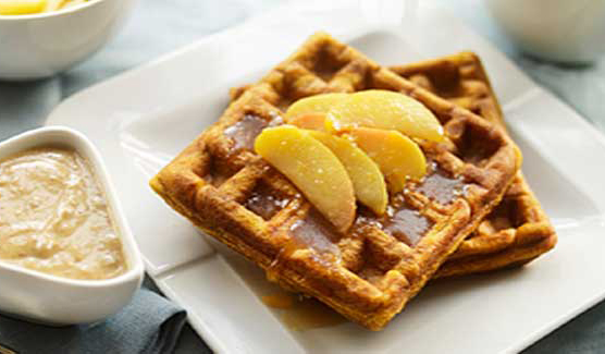 How to make apple-raspberry waffles