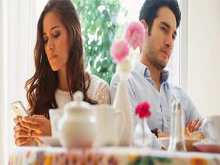 पार्टनर की इन 5 आदतों को जानकर ही शादी के लिए कहें 'हां'