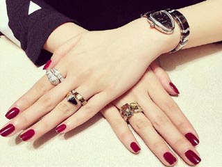 फटे हाथों के लिए अपनाएं ये घरेलू नुस्खे, हाथ तुरंत होंगे मुलायम