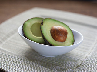 Avocados reduce food cravings and diabetes risk in overweight adults