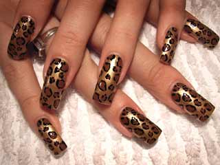 नाखून को टूटने से बचाते हैं ये 4 नुस्खे, बनाते हैं मजबूत