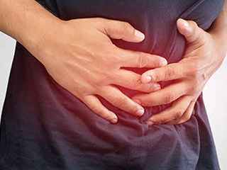 बरसात के मौसम में इसलिए जल्दी खराब होता है पाचन तंत्र, ऐसे रखें दुरुस्त 