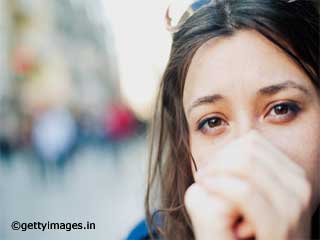 आंखों की जलन हो सकती है एलर्जी कंजक्टिवाइटिस का कारण, जानें क्या है ये