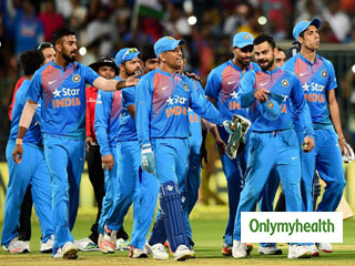 ICC Cricket World Cup 2019: फैन्स ही नहीं, आपके पसंदीदा खिलाड़ी भी जीत के लिए अपनाते हैं कई 'अंधविश्वास'