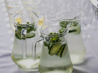 Cucumber Water: गर्मी में शरीर को ठंडक देगा खीरे का पानी, जानें इसे पीने के 7 फायदे