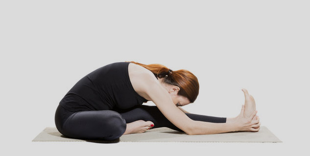 जानुशीर्षासन करने के शरीर को होते हैं कई फायदे, योगा एक्सपर्ट से जानें इस आसन को करने का सही तरीका | benefits and right way to do janu sirsasana explained by yoga