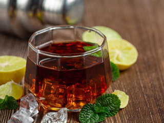 क‍िडनी की दुश्‍मन हैं ये 4 ड्रिंक्स, बंद करें सेवन नहीं तो डैमेज हो सकती है किडनी