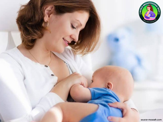 ब्रेस्टफीडिंग (स्तनपान) कराने वाली मांओं की कैसी हो दिन भर की डाइट? न्यूट्रीशनिस्ट से जानें पूरा डाइट चार्ट