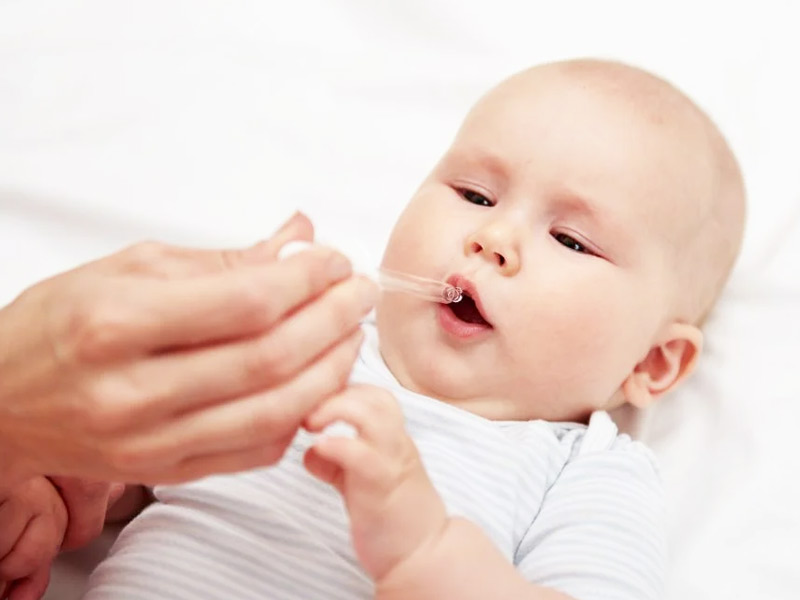क्या शिशुओं के लिए गैस ड्रॉप्स सुरक्षित होते हैं? डॉक्टर से जानें इसका इस्तेमाल और सावधानी