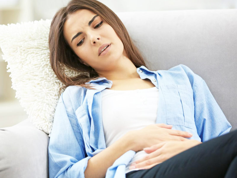 PMS के लक्षणों को बढ़ा सकता है इरिटेबल बाउल सिंड्रोम (IBS), जानें एक साथ इनसे निपटने के 5 टिप्स
