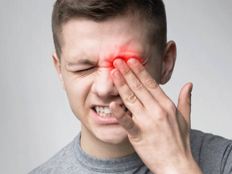 आंखों की बीमारियों का कारण बनती हैं आपकी ये 5 गलतियां, जानें इनसे बचाव के उपाय