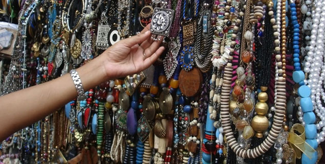 artificial jewellery treatement 