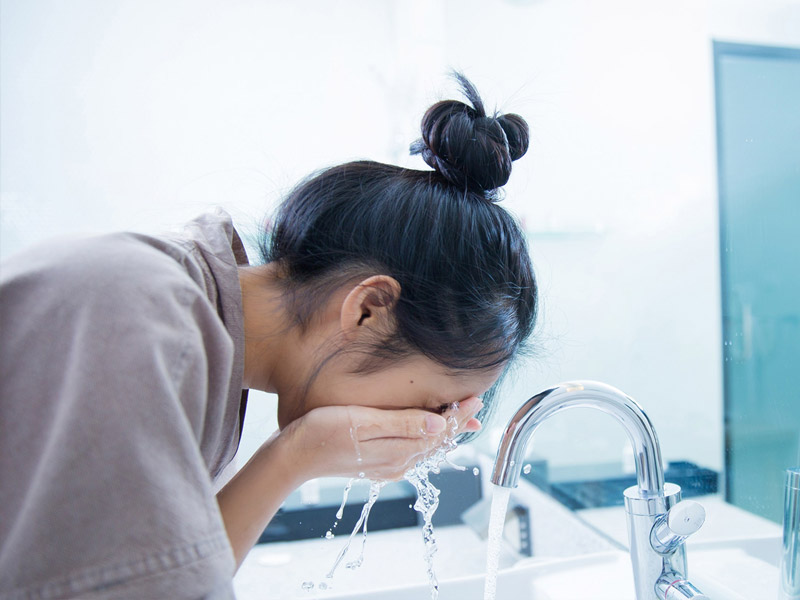 Beneficio de lavarse la cara con agua fria