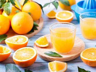 सर्दियों में ब्लड क्लॉटिंग (नसों में खून जमने) से बचने के लिए पिएं ये 5 तरह के जूस, जानें फायदे