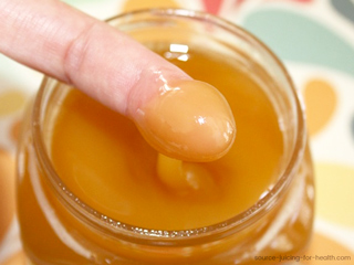 क्या गर्म करने के बाद शहद (Honey) जहरीला हो जाता है? न्यूट्रीशनिस्ट से जानें सच्चाई