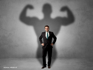 आपका आत्मविश्वास कब  बन जाता है आपके लिए परेशानी? जानें अति आत्मविश्वास (ओवर कॉन्फिडेंस) से निपटने के टिप्स