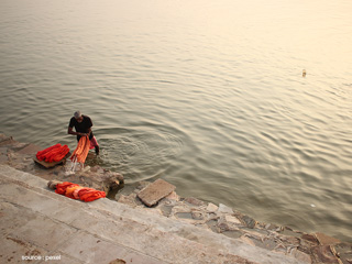 बारिश के मौसम में नदी या तालाब में नहाने से हो सकती हैं कई बीमारियां और इंफेक्शन, जानें इनसे बचाव के उपाय