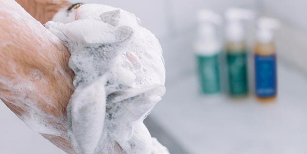 inside3_bathingsoapVSbodywash