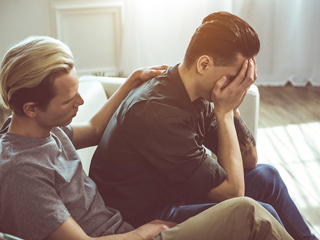 आपका कोई अपना डिप्रेशन (अवसाद) का शिकार हो तो इन 6 तरीकों से करें उसकी मदद