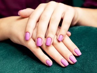 नाखूनों की चमक बढ़ाने के लिए करें इन 7 फूड्स का सेवन