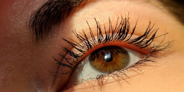 eyelashes colour at home