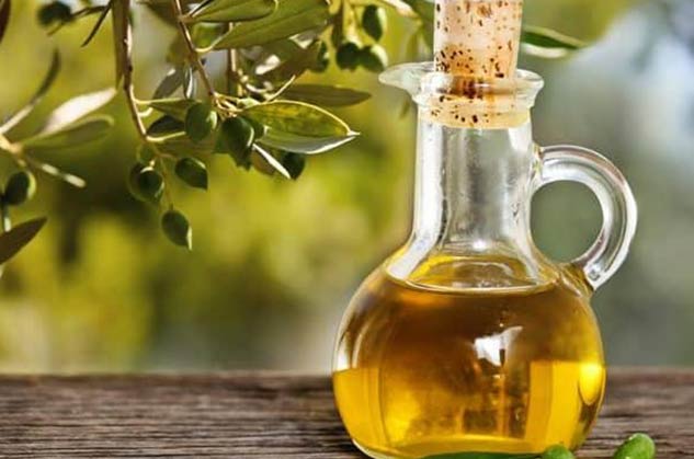 Soybean-Oil-for-Hair-Benefits