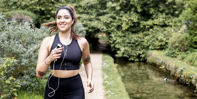 Benefits of listening to music while running