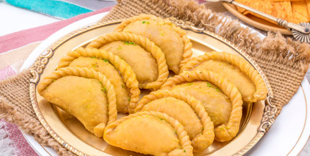makhana gujiya