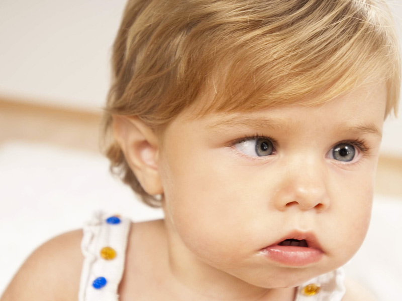 बच्चों या बड़ों में आंखों के टेढ़ेपन (भैंगेपन) के क्या कारण हो सकते हैं? आई स्पेशलिस्ट से जानें जरूरी बातें 