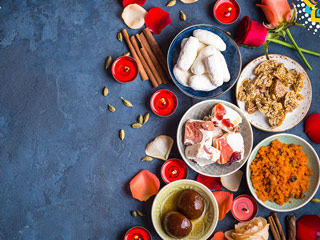 दिवाली की बची हुई मिठाइयों को इन 6 तरीकों से करें रिसाइकिल, बनाएं ये 6 स्वादिष्ट रेसिपीज