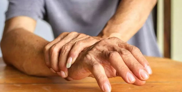 Do You Know Why Your Hands Shiver Know The Reasons Here OnlyMyHealth