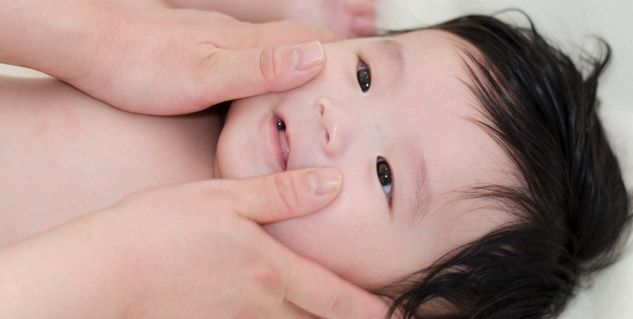 baby-facial-massage-benefits-steps