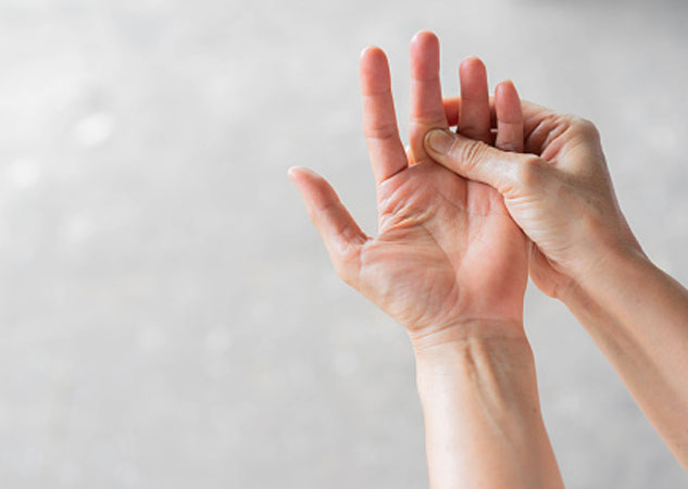 When Your Ring Finger Outstretches the Rest Should You Worry | अगर किसी की रिंग  फिंगर सभी उंगलियों से लंबी हो तो क्या कोई दिक्कत होती है?