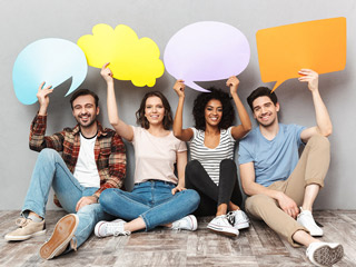 क्या आप भी अपनी फीलिंग्स शेयर करते समय हो जाते हैं नर्वस? जानें  खुद को एक्सप्रेस करने के 5 आसान तरीके