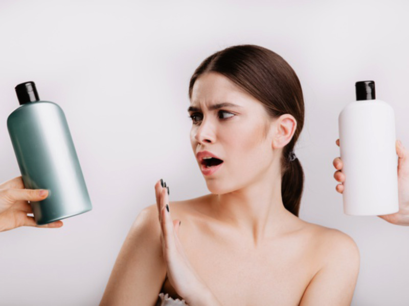 Know About The Risks Of Using Chemical Based Shampoos And 4 Natural DIY Alternatives